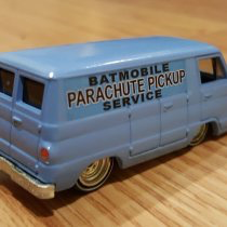 DocQuest Batman 66 Parachute Pickup Van!
