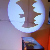 DocQuest Bat-Signal projector Batman 66 LE Model kit!